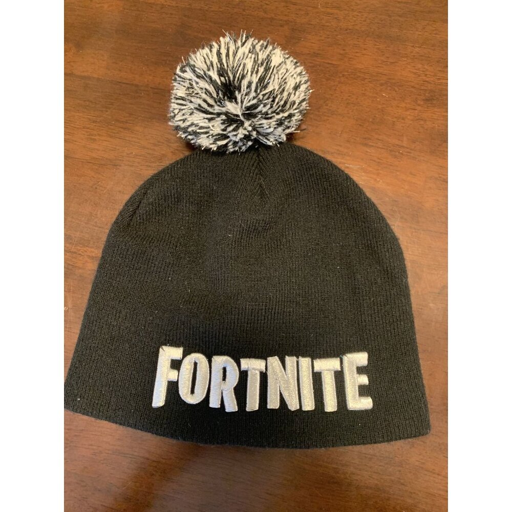 Fortnite Knit‎ Beanie Back Silver Pom Pom